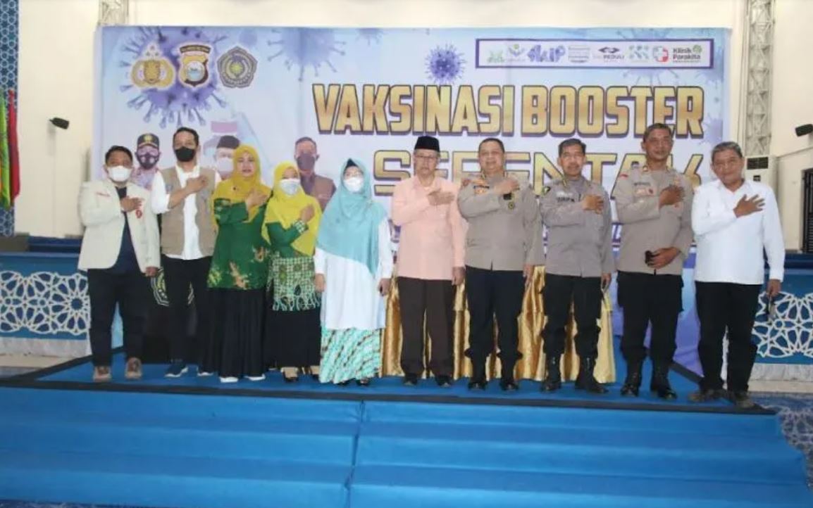 Unismuh dan Polda Sulsel Sukses Vaksinasi Booster Unismuh dan Polda Sulsel Sukses Vaksinasi Booster